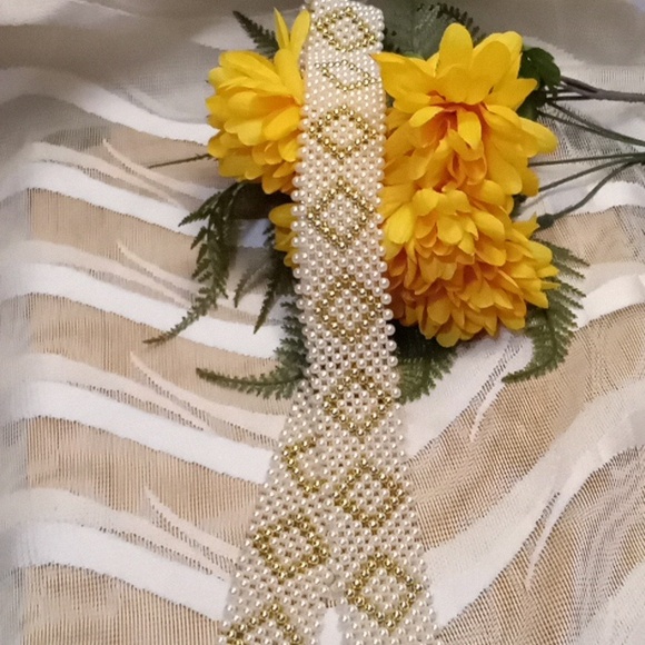 Stunning Gold & White Pearl Belt - Picture 12 of 16